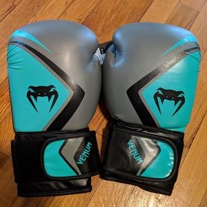 Venum Contender 2.0 Boxing Gloves 16oz